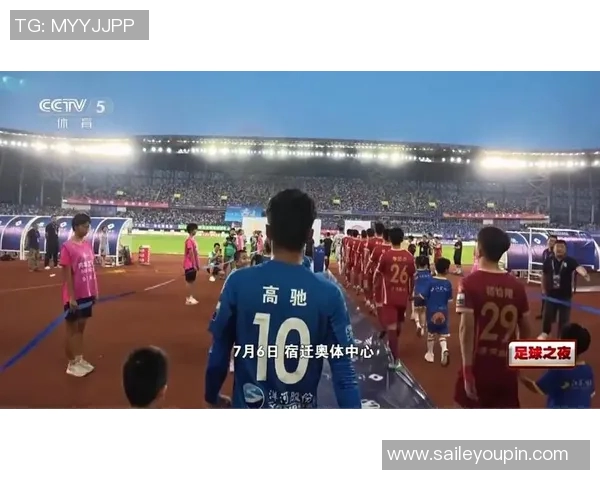 央视揭晓足球明星身份引发热议背后故事揭秘