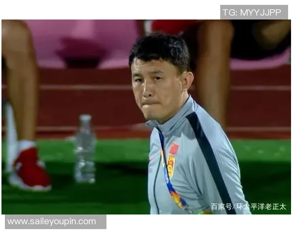 足球明星面对网络恶评的心声与反思：勇敢直面恶毒留言的背后故事